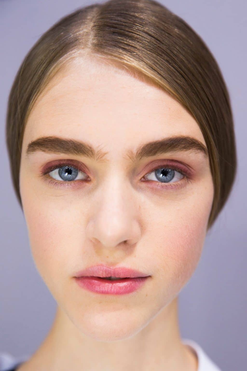 Модні тренди укладання брів в 2020 (45 фото) Модні тренди укладання брів в 2020 (45 фото)