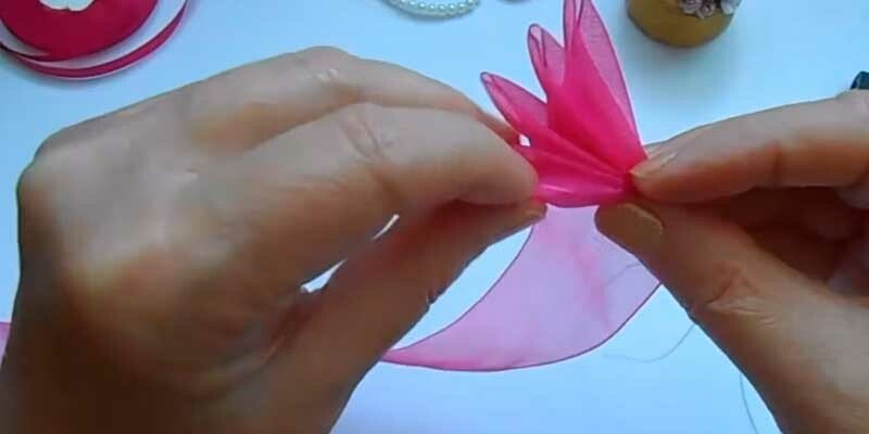 Бант з органзи своїми руками — майстер класи для початківців Бант з органзи своїми руками — майстер класи для початківців