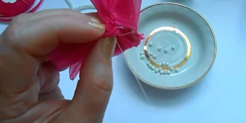Бант з органзи своїми руками — майстер класи для початківців Бант з органзи своїми руками — майстер класи для початківців
