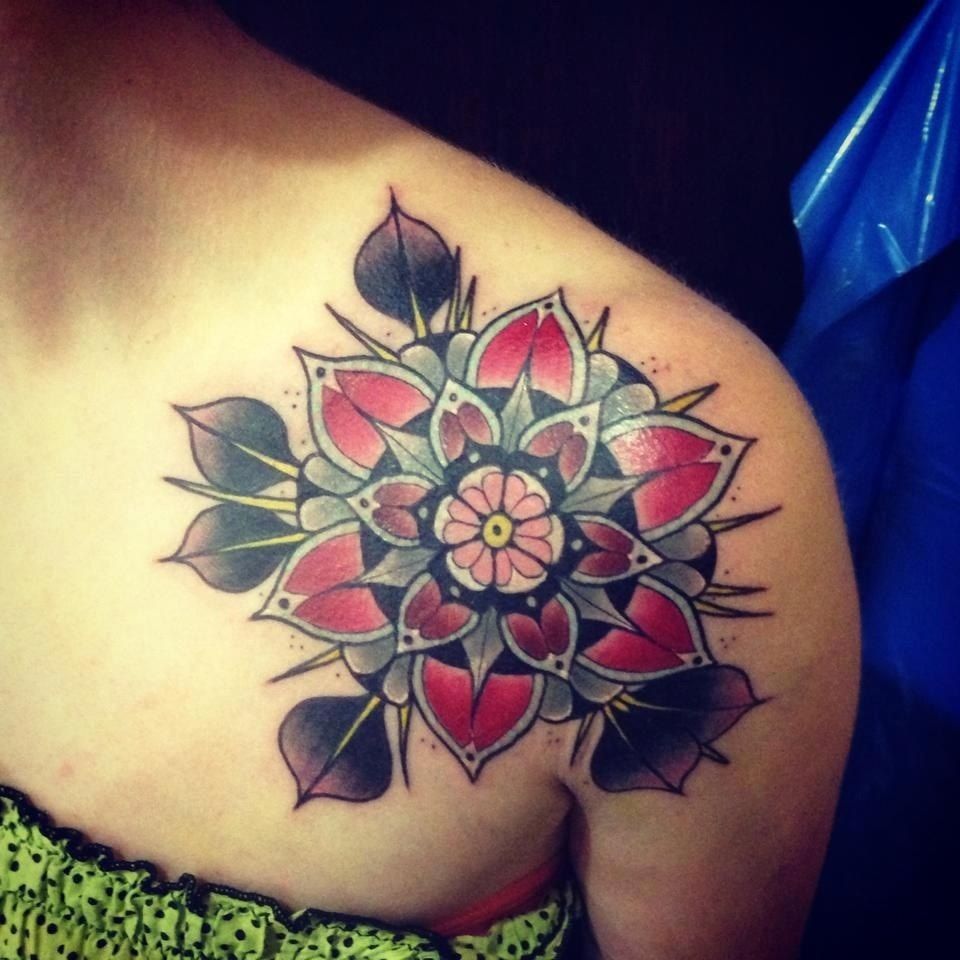 Жіночі тату на ключиці цікаві ідеї (70 фото) Жіночі тату на ключиці цікаві ідеї (70 фото)