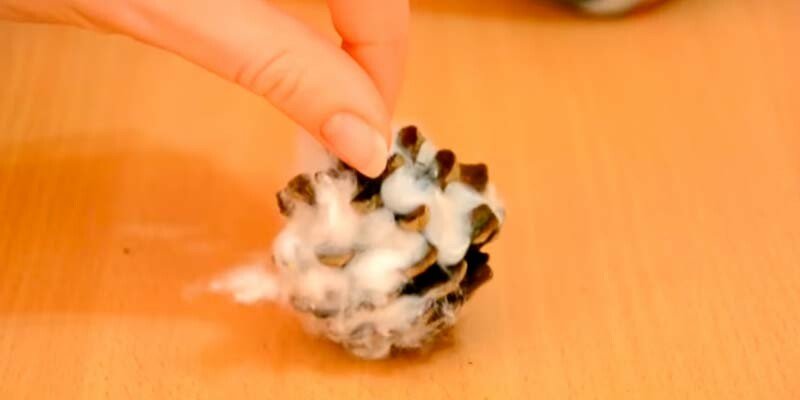 Осінні вироби з шишок своїми руками для школи та дитячого садка Осінні вироби з шишок своїми руками для школи та дитячого садка