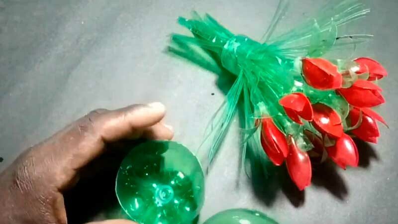 Квіти з пластикових пляшок покроково для початківців — майстер класи для саду та городу