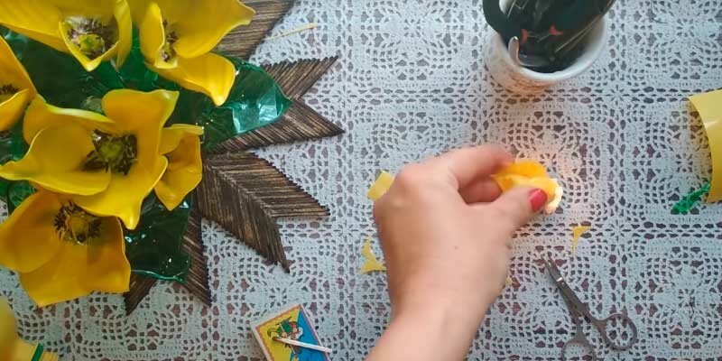 Квіти з пластикових пляшок покроково для початківців — майстер класи для саду та городу