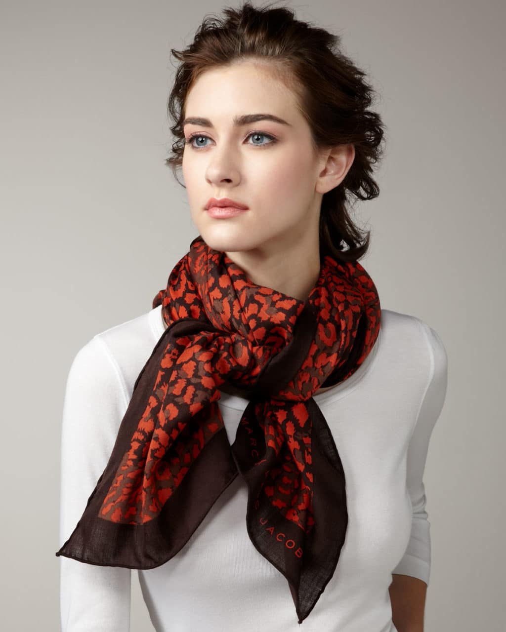 Як красиво завязати шарф на сукню, футболку або куртку (50 фото) Як красиво завязати шарф на сукню, футболку або куртку (50 фото)