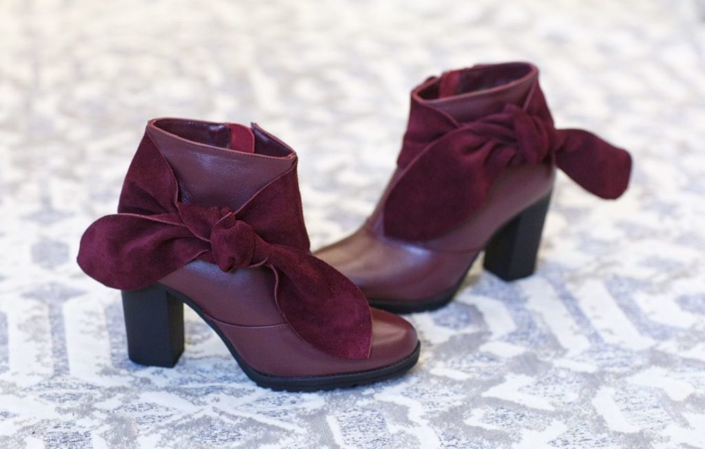 Модне осіннє взуття. У що будемо взуватися восени 2019 2020 року (50 фото) Модне осіннє взуття. У що будемо взуватися восени 2019 2020 року (50 фото)