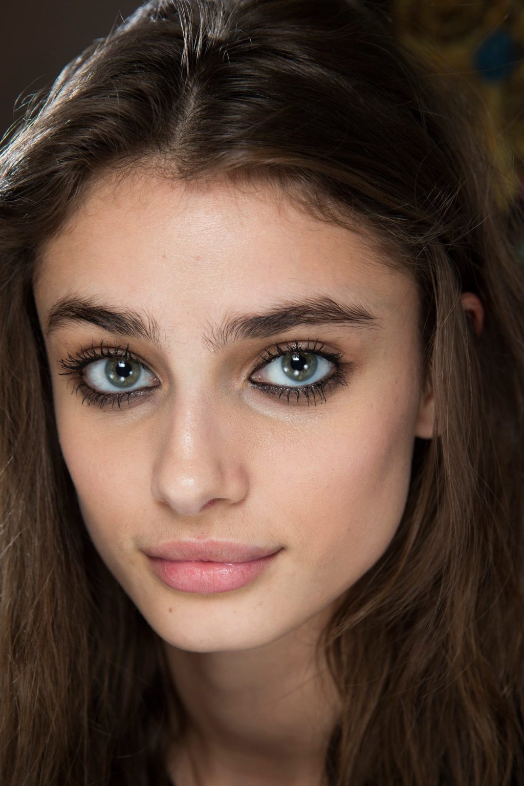 Модні тренди укладання брів в 2020 (45 фото) Модні тренди укладання брів в 2020 (45 фото)