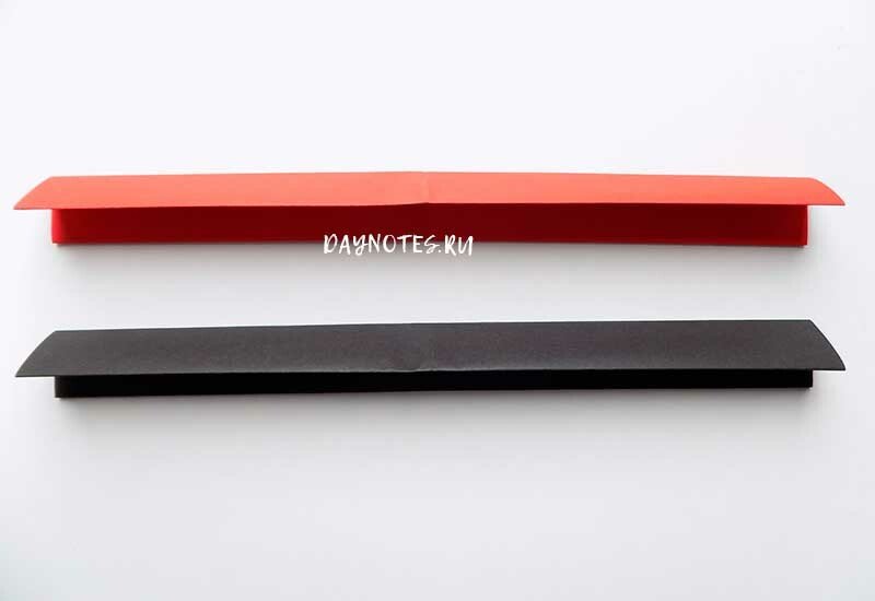 Як зробити пістолет з паперу, який стріляє гумками і папером Як зробити пістолет з паперу, який стріляє гумками і папером