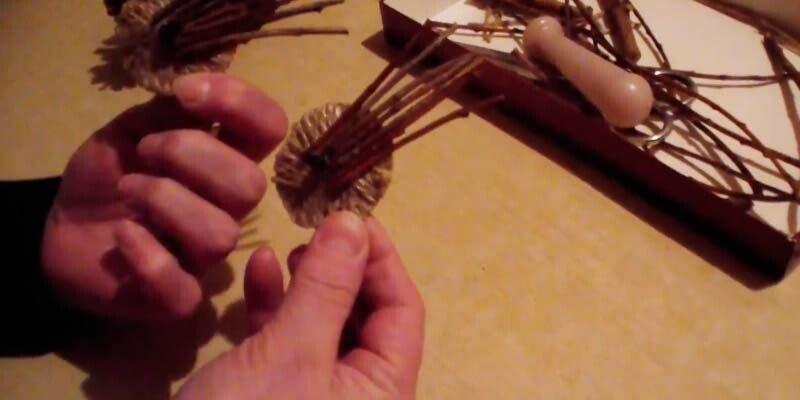 Осінні вироби з шишок своїми руками для школи та дитячого садка Осінні вироби з шишок своїми руками для школи та дитячого садка