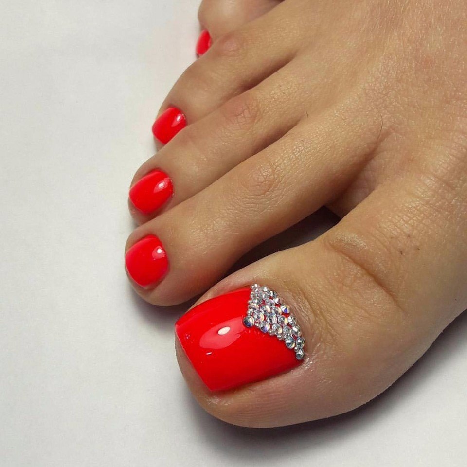 Модний зимовий педикюр 2020 року.Що буде у тренді цієї зими (101 фото) Модний зимовий педикюр 2020 року.Що буде у тренді цієї зими (101 фото)