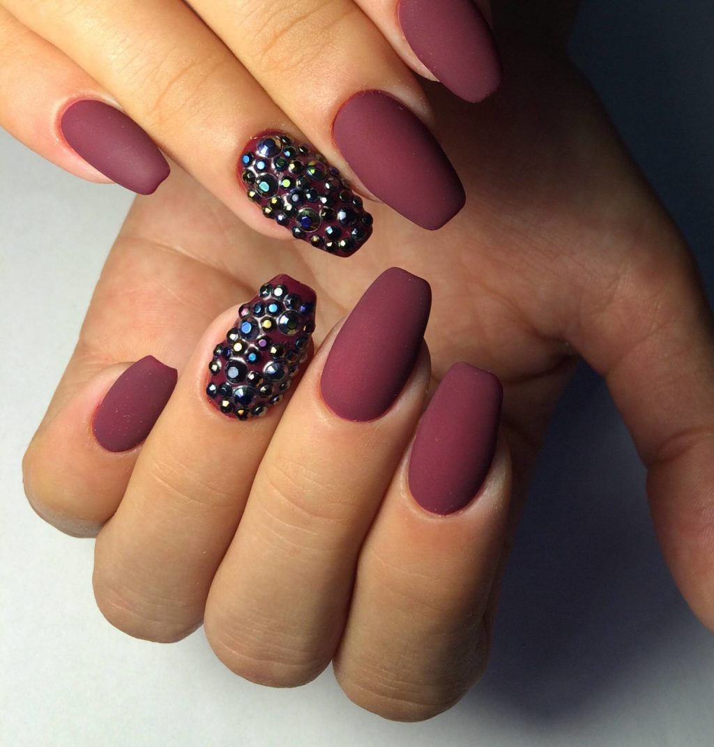 Модний осінній манікюр 2020. Головні тренди річного манікюру (87 фото) Модний осінній манікюр 2020. Головні тренди річного манікюру (87 фото)