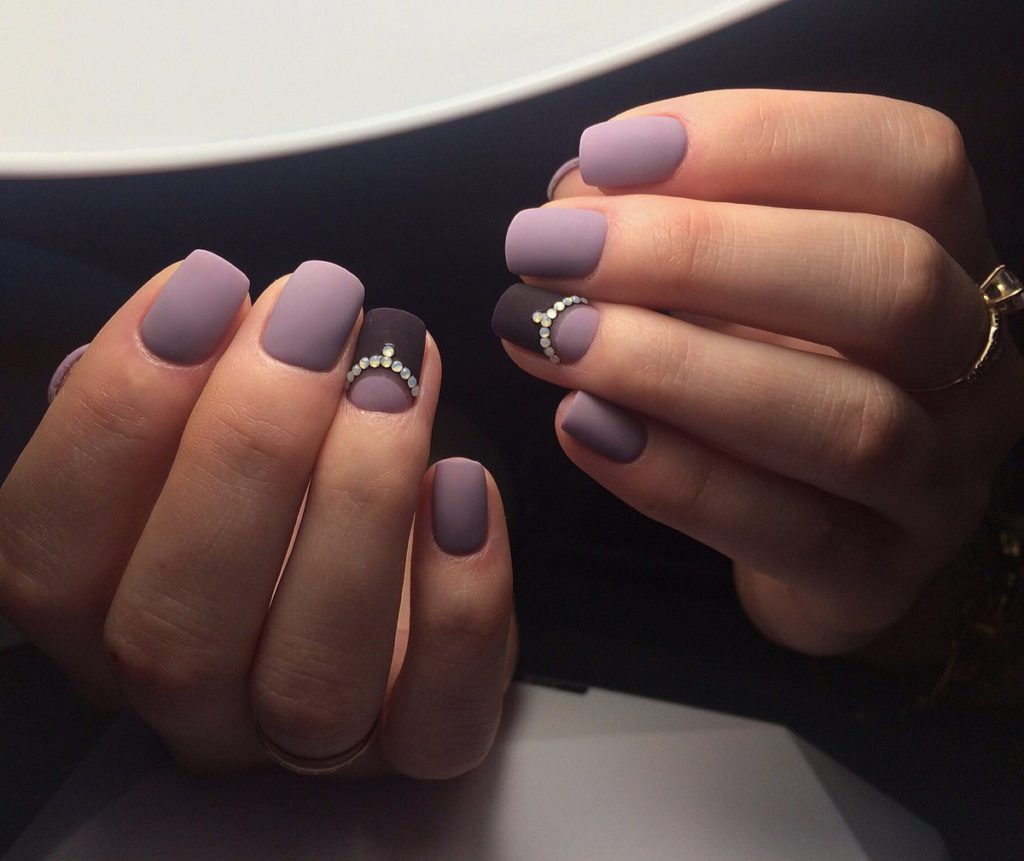 Модний зимовий манікюр 2020. Головні тренди зимового сезону (84 фото) Модний зимовий манікюр 2020. Головні тренди зимового сезону (84 фото)