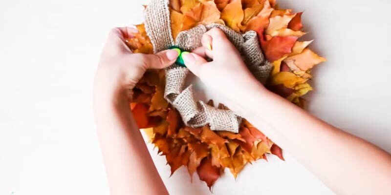 Вироби з природного матеріалу на тему осінь для дитячого садка і школи Вироби з природного матеріалу на тему осінь для дитячого садка і школи