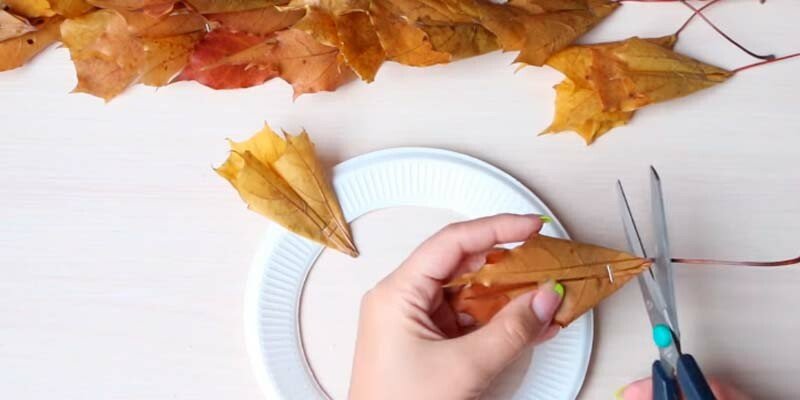 Вироби з природного матеріалу на тему осінь для дитячого садка і школи Вироби з природного матеріалу на тему осінь для дитячого садка і школи