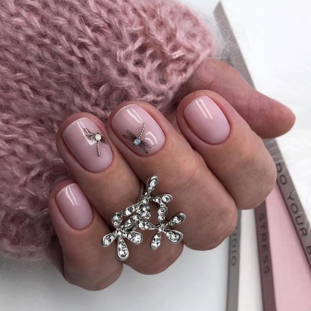 Модний зимовий манікюр 2020. Головні тренди зимового сезону (84 фото) Модний зимовий манікюр 2020. Головні тренди зимового сезону (84 фото)