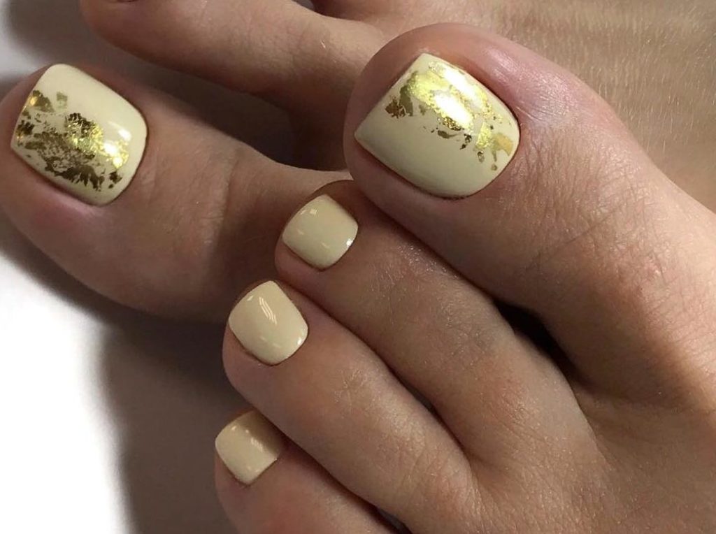 Модний зимовий педикюр 2020 року.Що буде у тренді цієї зими (101 фото) Модний зимовий педикюр 2020 року.Що буде у тренді цієї зими (101 фото)