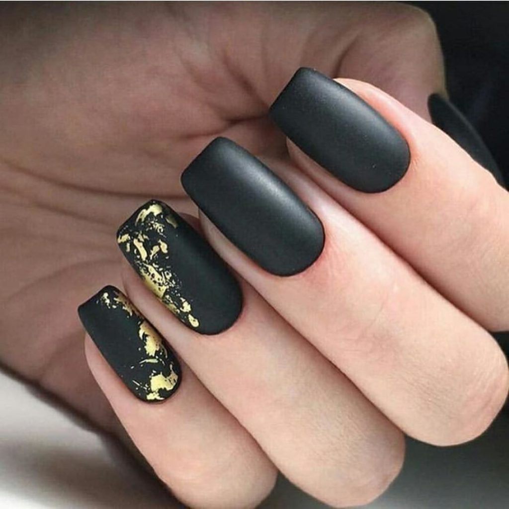 Модний зимовий манікюр 2020. Головні тренди зимового сезону (84 фото) Модний зимовий манікюр 2020. Головні тренди зимового сезону (84 фото)