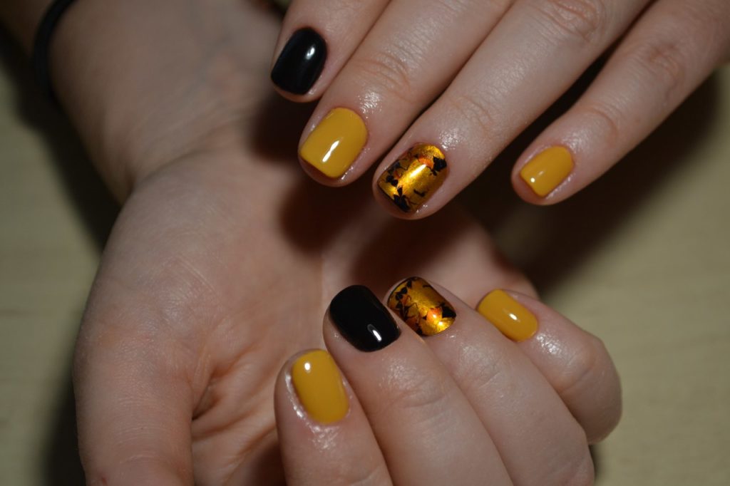 Модний осінній манікюр 2020. Головні тренди річного манікюру (87 фото) Модний осінній манікюр 2020. Головні тренди річного манікюру (87 фото)