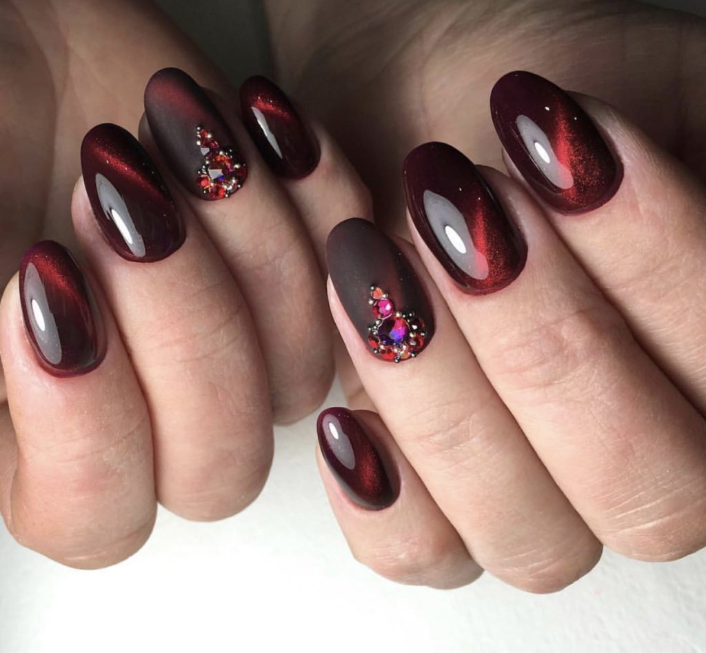 Модний осінній манікюр 2020. Головні тренди річного манікюру (87 фото) Модний осінній манікюр 2020. Головні тренди річного манікюру (87 фото)