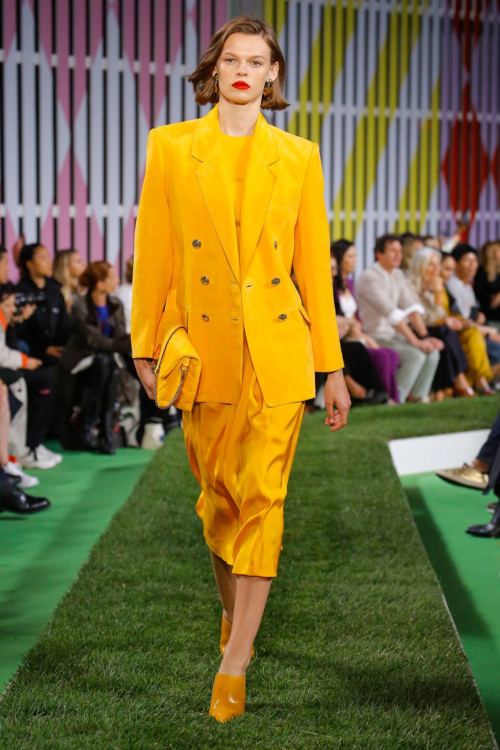 Модні тренди та новинки весни 2020. Що носити майбутньої навесні 2020? (82 фото) Модні тренди та новинки весни 2020. Що носити майбутньої навесні 2020? (82 фото)