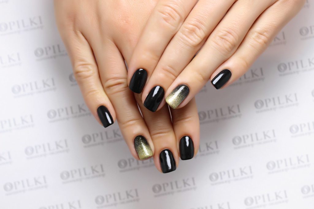 Модний зимовий манікюр 2020. Головні тренди зимового сезону (84 фото) Модний зимовий манікюр 2020. Головні тренди зимового сезону (84 фото)