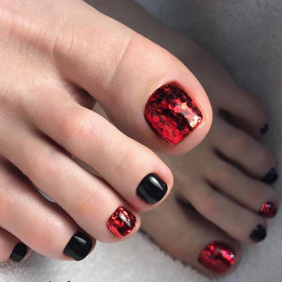 Модний зимовий педикюр 2020 року.Що буде у тренді цієї зими (101 фото) Модний зимовий педикюр 2020 року.Що буде у тренді цієї зими (101 фото)