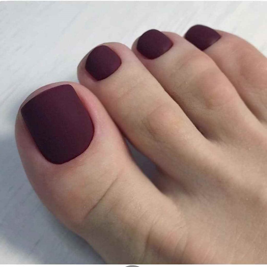 Модний зимовий педикюр 2020 року.Що буде у тренді цієї зими (101 фото) Модний зимовий педикюр 2020 року.Що буде у тренді цієї зими (101 фото)