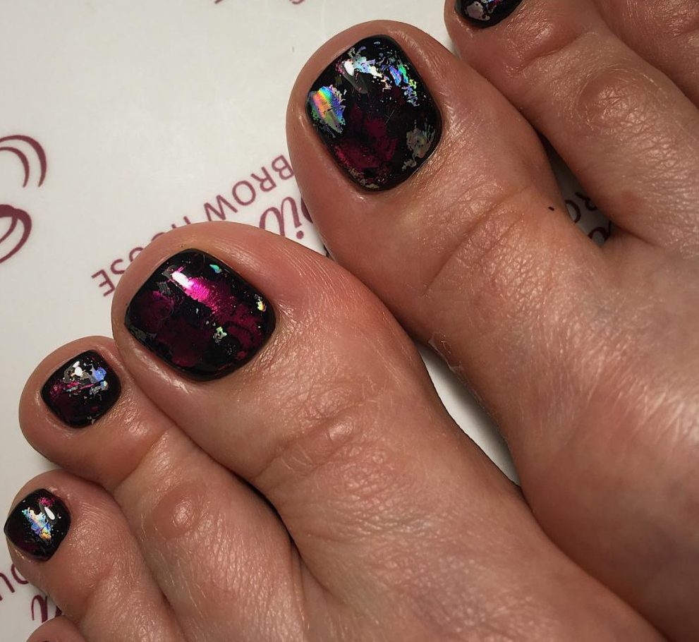 Модний зимовий педикюр 2020 року.Що буде у тренді цієї зими (101 фото) Модний зимовий педикюр 2020 року.Що буде у тренді цієї зими (101 фото)