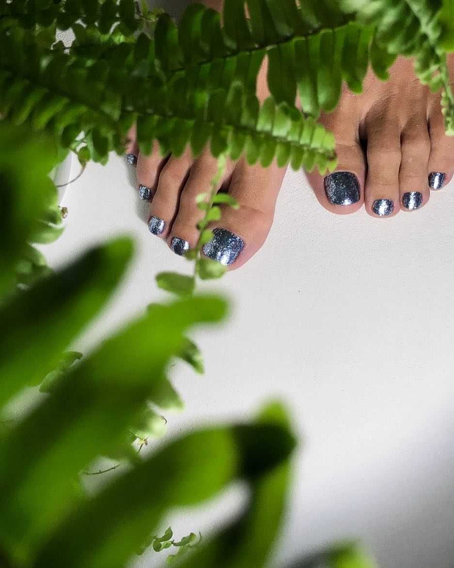Модний зимовий педикюр 2020 року.Що буде у тренді цієї зими (101 фото) Модний зимовий педикюр 2020 року.Що буде у тренді цієї зими (101 фото)