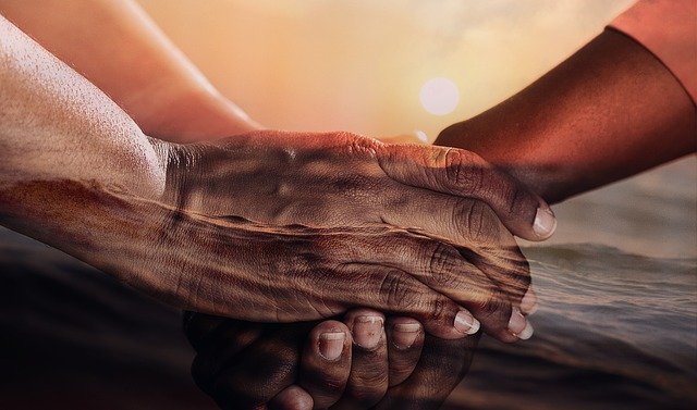 Ефективні змови для позбавлення від жировика на голові