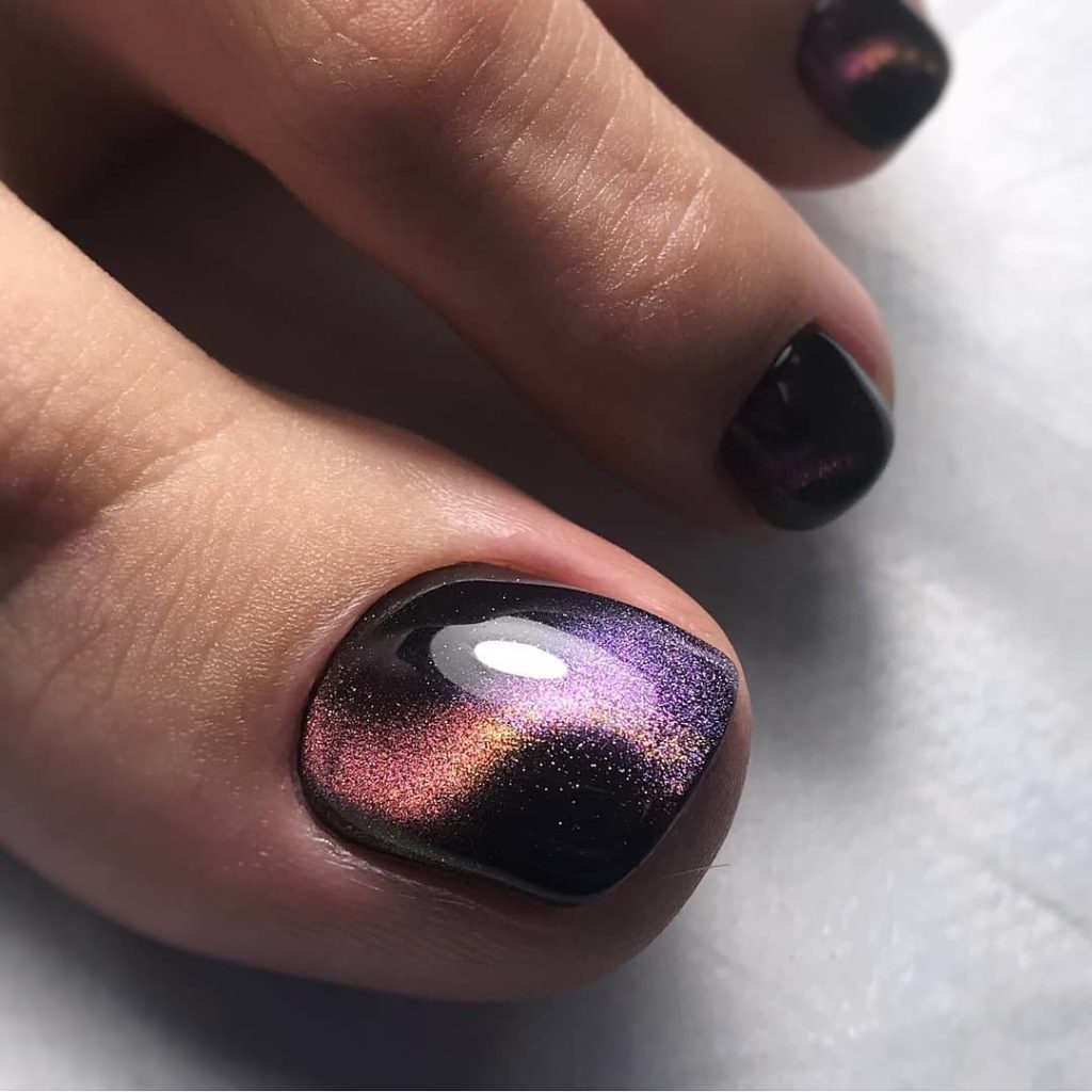 Модний зимовий педикюр 2020 року.Що буде у тренді цієї зими (101 фото) Модний зимовий педикюр 2020 року.Що буде у тренді цієї зими (101 фото)