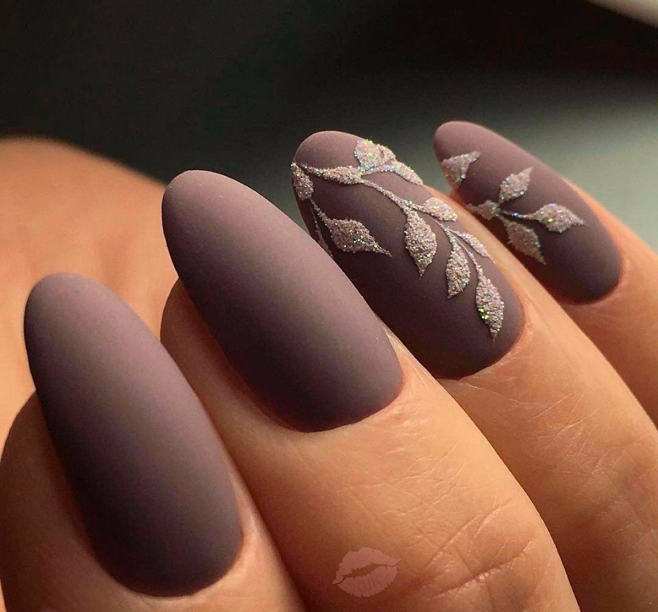 Модний осінній манікюр 2020. Головні тренди річного манікюру (87 фото) Модний осінній манікюр 2020. Головні тренди річного манікюру (87 фото)