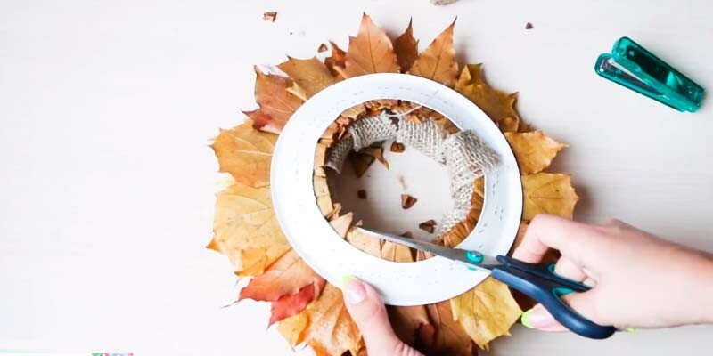 Вироби з природного матеріалу на тему осінь для дитячого садка і школи Вироби з природного матеріалу на тему осінь для дитячого садка і школи