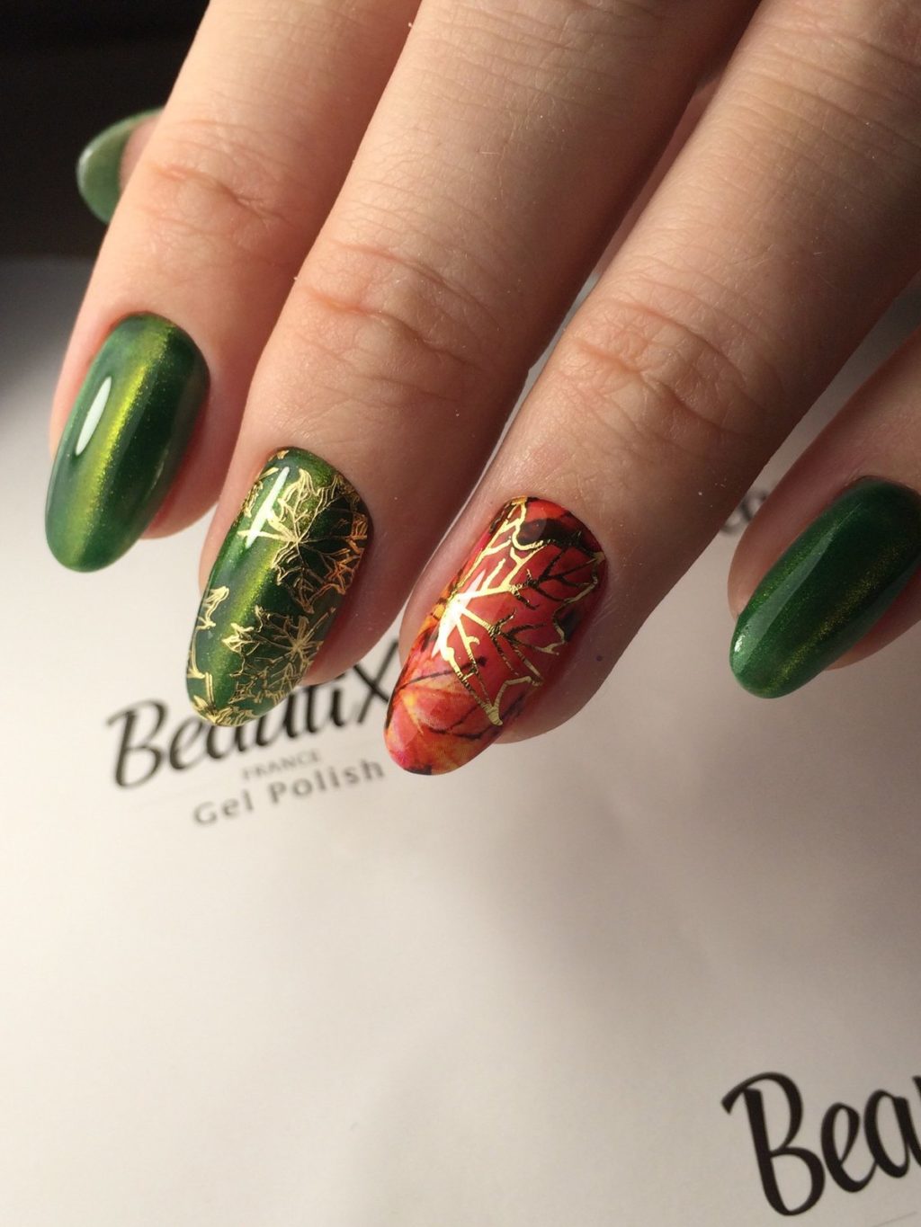 Модний осінній манікюр 2020. Головні тренди річного манікюру (87 фото) Модний осінній манікюр 2020. Головні тренди річного манікюру (87 фото)