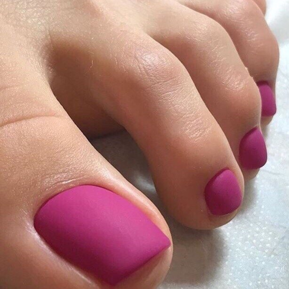 Модний зимовий педикюр 2020 року.Що буде у тренді цієї зими (101 фото) Модний зимовий педикюр 2020 року.Що буде у тренді цієї зими (101 фото)