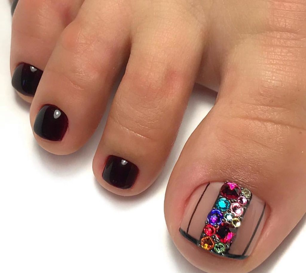 Модний зимовий педикюр 2020 року.Що буде у тренді цієї зими (101 фото) Модний зимовий педикюр 2020 року.Що буде у тренді цієї зими (101 фото)