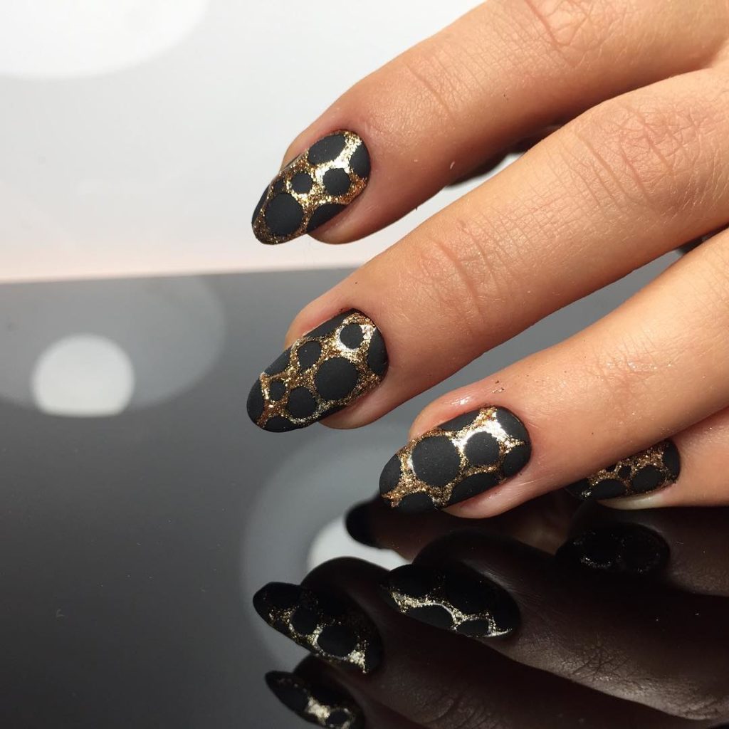 Модний зимовий манікюр 2020. Головні тренди зимового сезону (84 фото) Модний зимовий манікюр 2020. Головні тренди зимового сезону (84 фото)