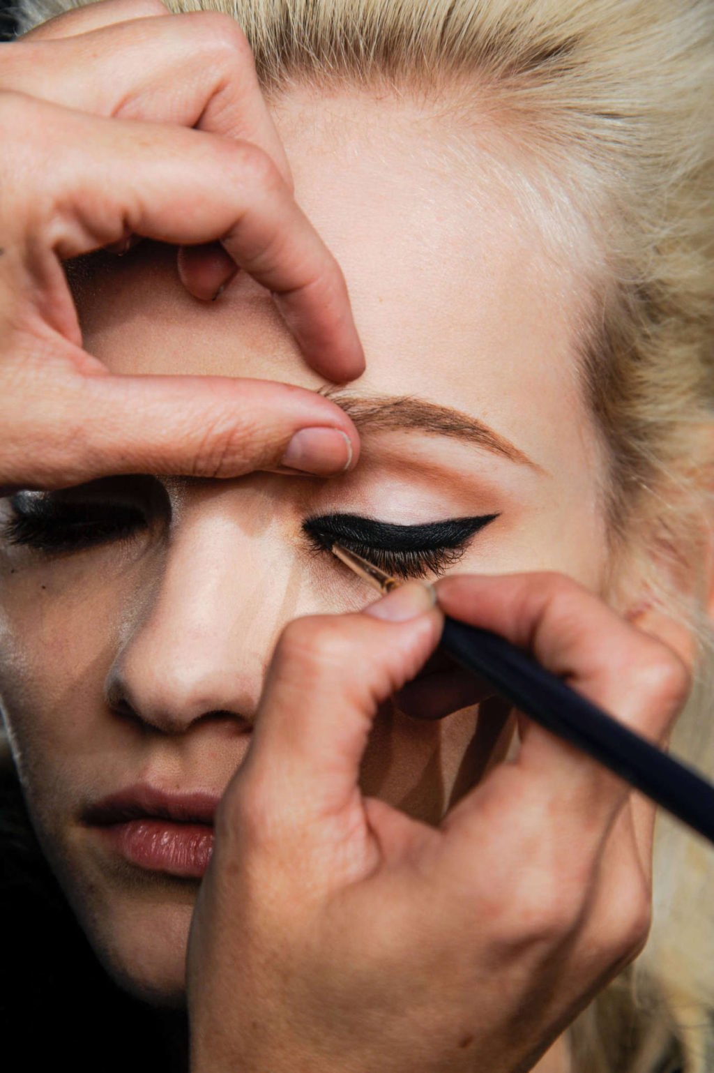 Модний зимовий макіяж 2020. Основні тренди (83 фото) Модний зимовий макіяж 2020. Основні тренди (83 фото)