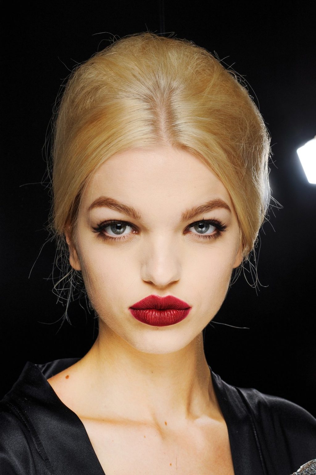 Модний зимовий макіяж 2020. Основні тренди (83 фото) Модний зимовий макіяж 2020. Основні тренди (83 фото)