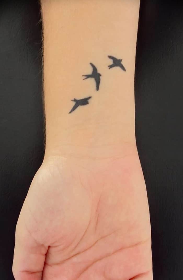 Жіночі тату в чорно білому варіанті кращі ідеї! (68 фото) Жіночі тату в чорно білому варіанті кращі ідеї! (68 фото)