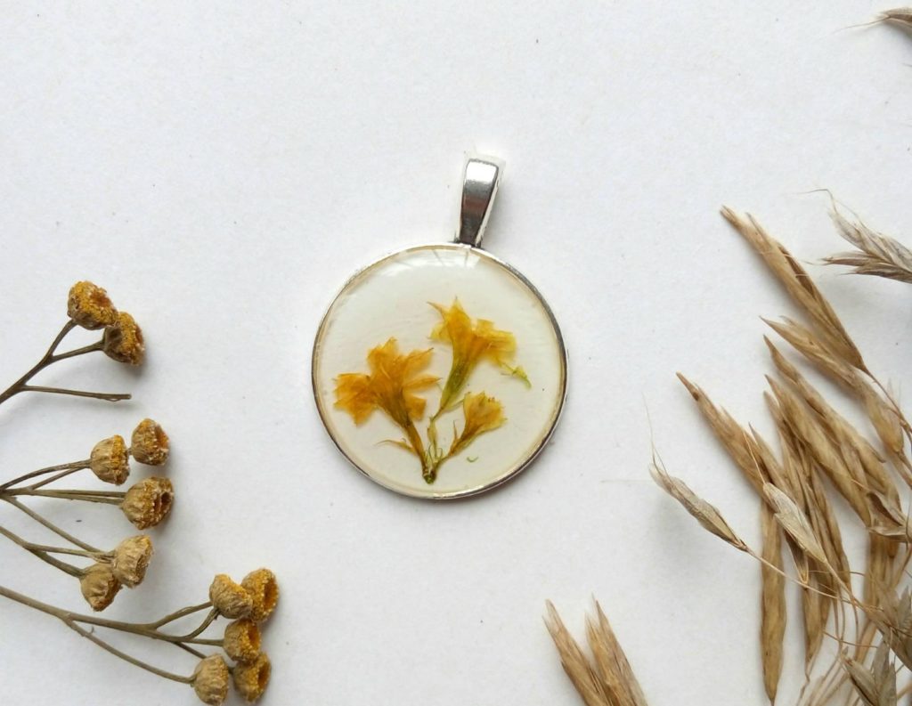 Прикраси з біжутерії своїми руками