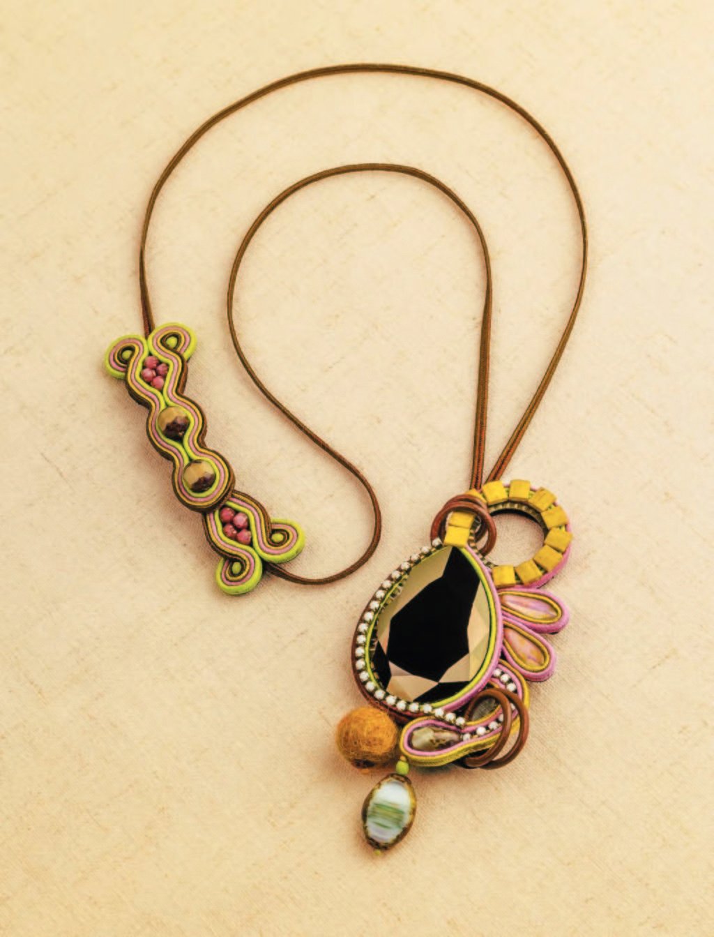 Прикраси з біжутерії своїми руками