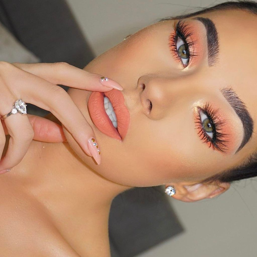 Модний зимовий макіяж 2020. Основні тренди (83 фото) Модний зимовий макіяж 2020. Основні тренди (83 фото)