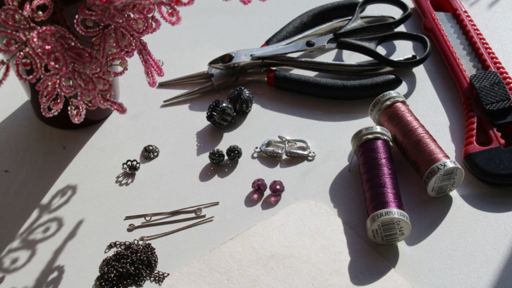 Прикраси з біжутерії своїми руками