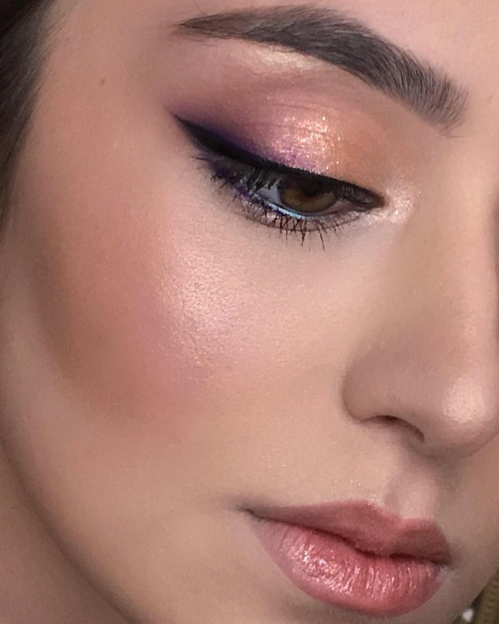 Модний зимовий макіяж 2020. Основні тренди (83 фото) Модний зимовий макіяж 2020. Основні тренди (83 фото)