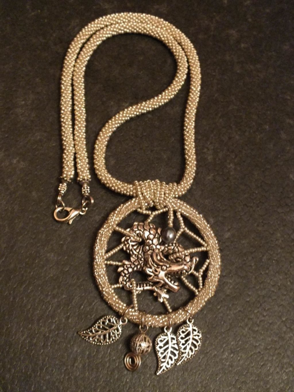 Прикраси з біжутерії своїми руками