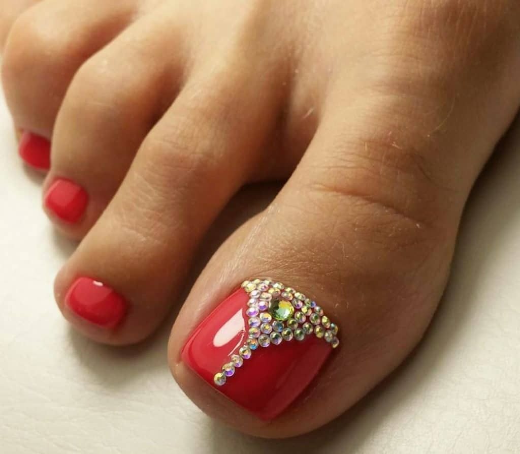 Яскравий літній педикюр 2020 року:модні тренди та новинки (102 фото) Яскравий літній педикюр 2020 року:модні тренди та новинки (102 фото)