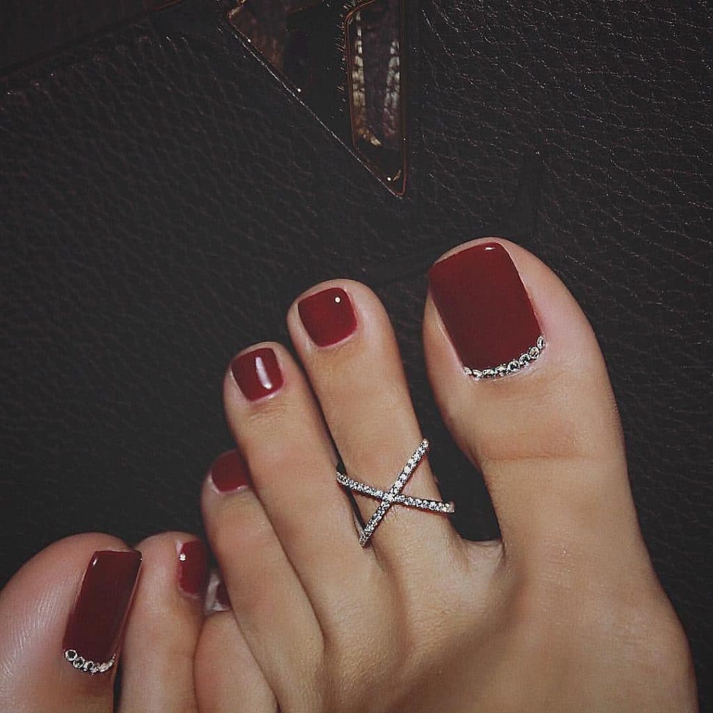 Яскравий літній педикюр 2020 року:модні тренди та новинки (102 фото) Яскравий літній педикюр 2020 року:модні тренди та новинки (102 фото)