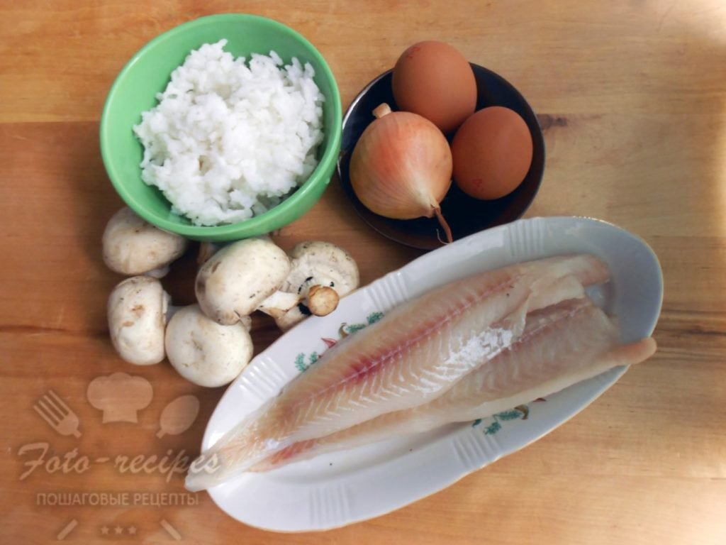 Дріжджові пиріжки з рибою, рисом і грибами на сковороже   фото рецепт