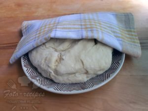 Дріжджові пиріжки з рибою, рисом і грибами на сковороже   фото рецепт