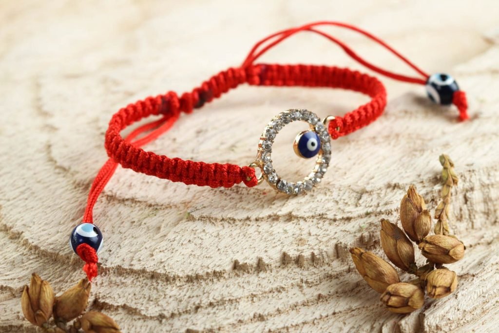 Прикраси з біжутерії своїми руками